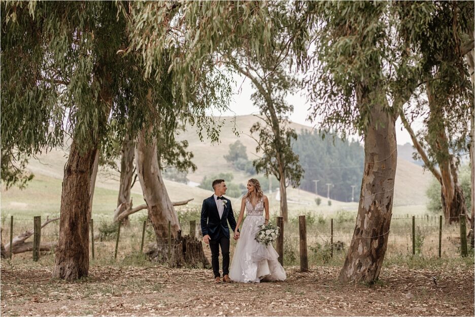 Country relaxed natural wedding photos with Pure Images Photography