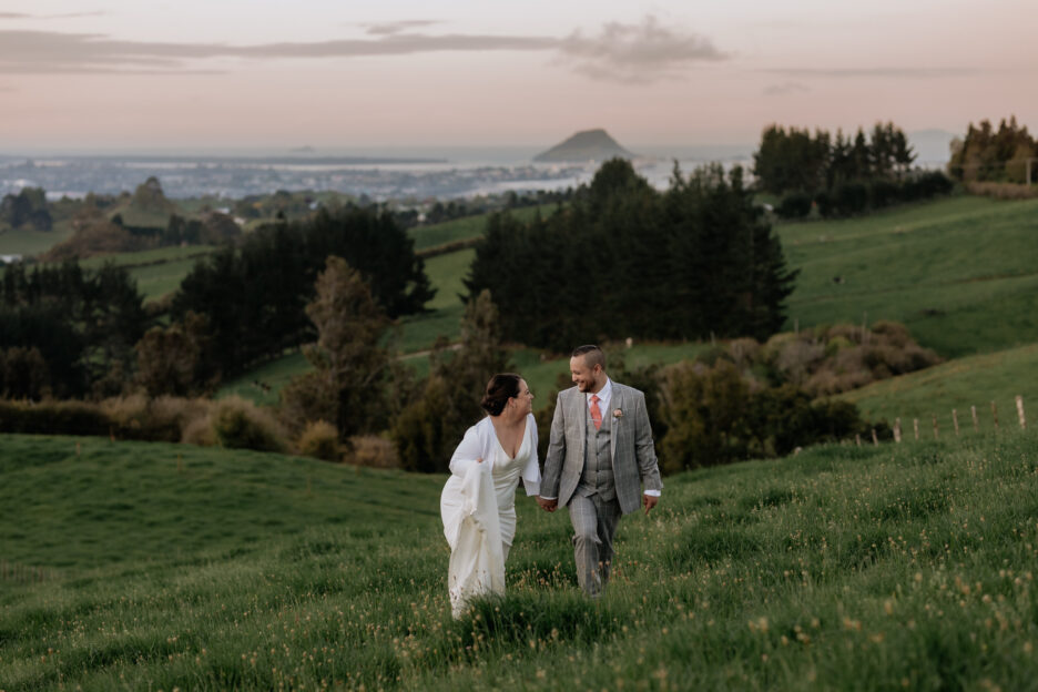 Wedding photos with Mount Manganui
