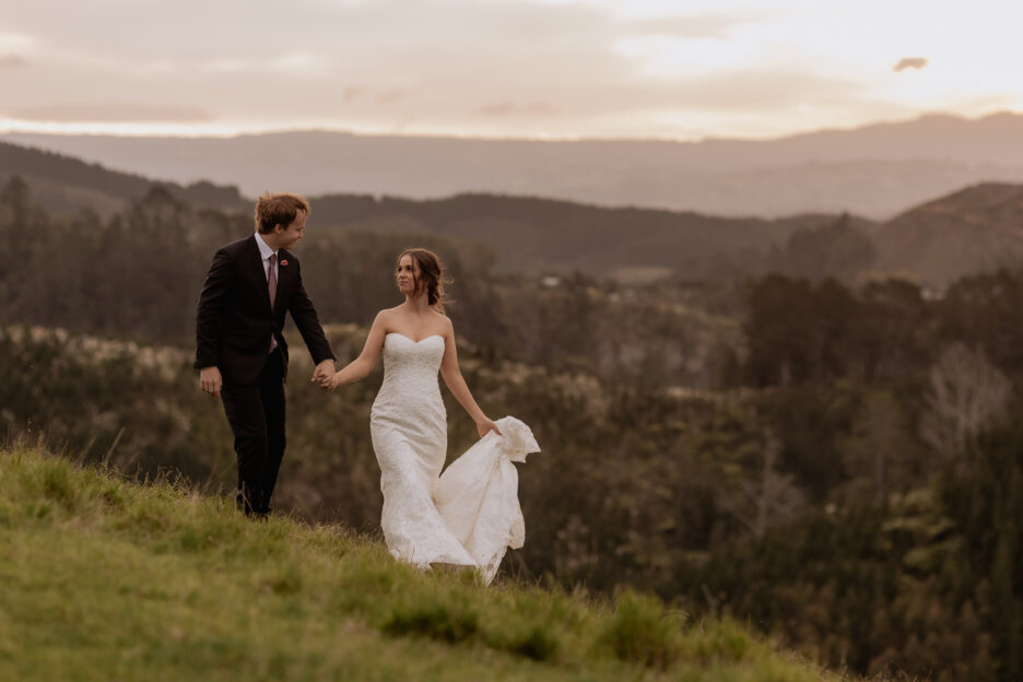 Wedding photos in the country in New Zealand