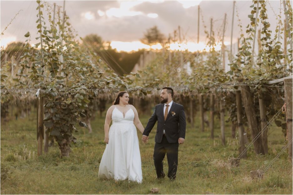 wedding photo ebony vines kiwifruit vines